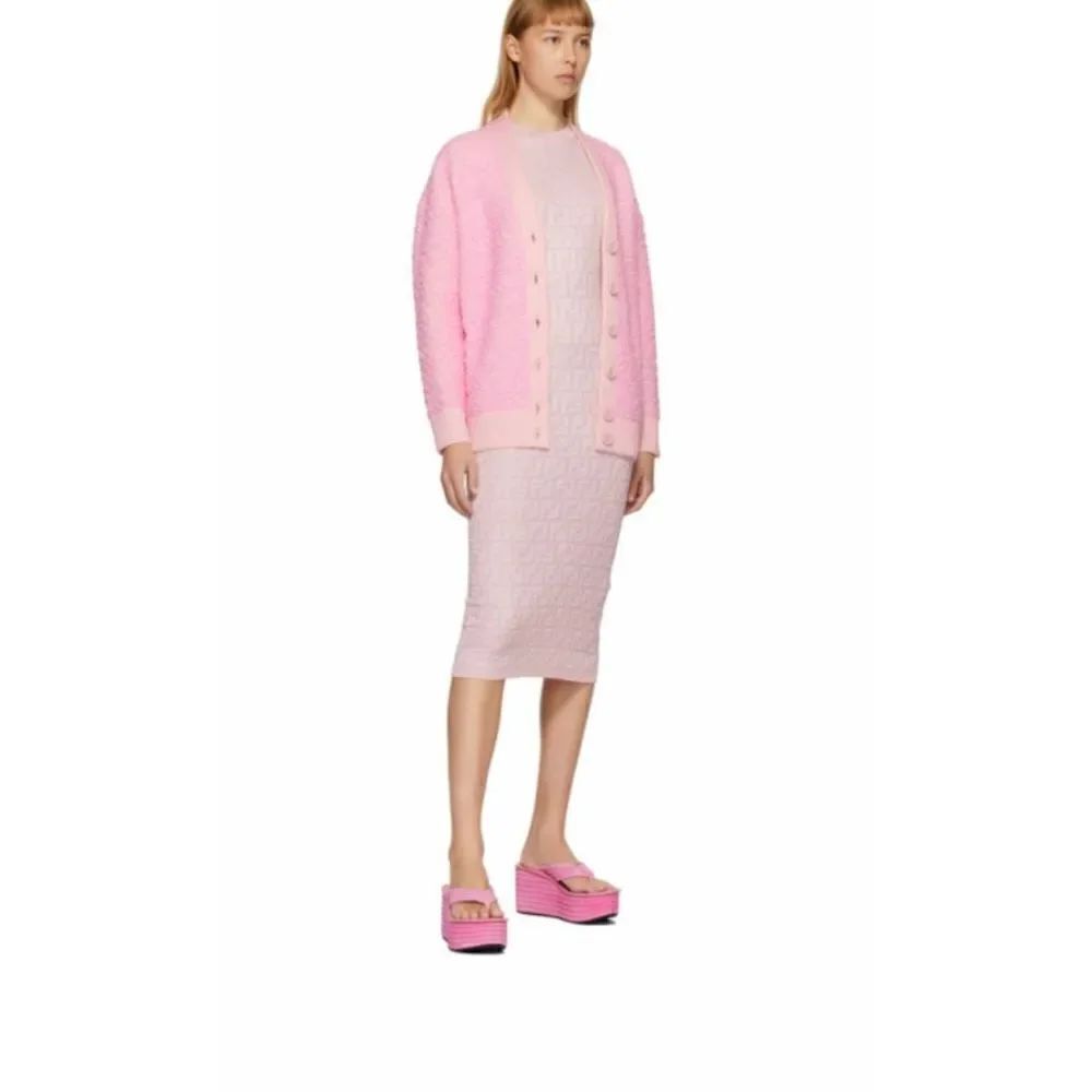 Fendi Pink Gaufre
Cardigan size 42 - Picture 11 of 11
